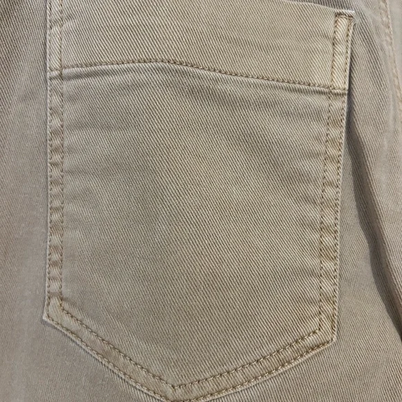 Women’s Khaki Gap Wide Leg Pant - Picture 5 of 5